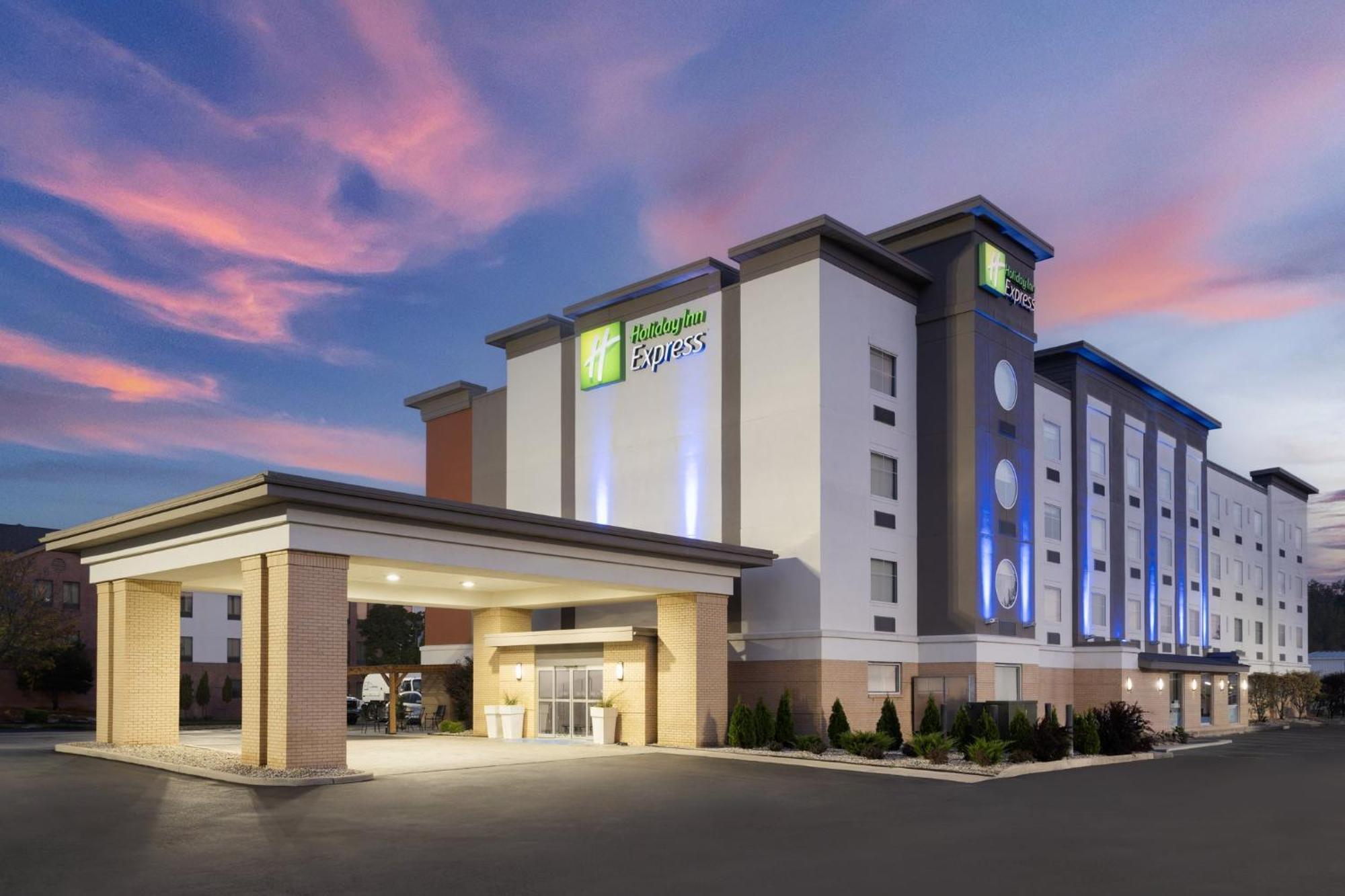 Holiday Inn Express Toledo North By Ihg Exterior photo