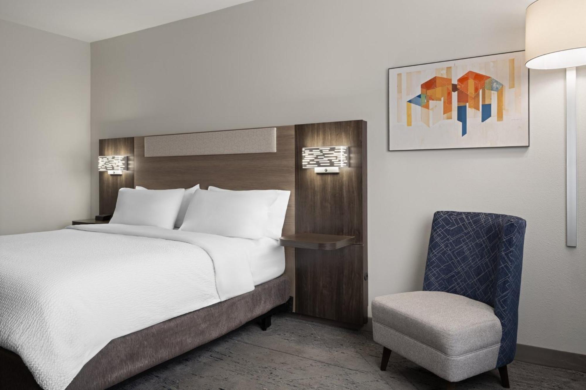 Holiday Inn Express Toledo North By Ihg Exterior photo