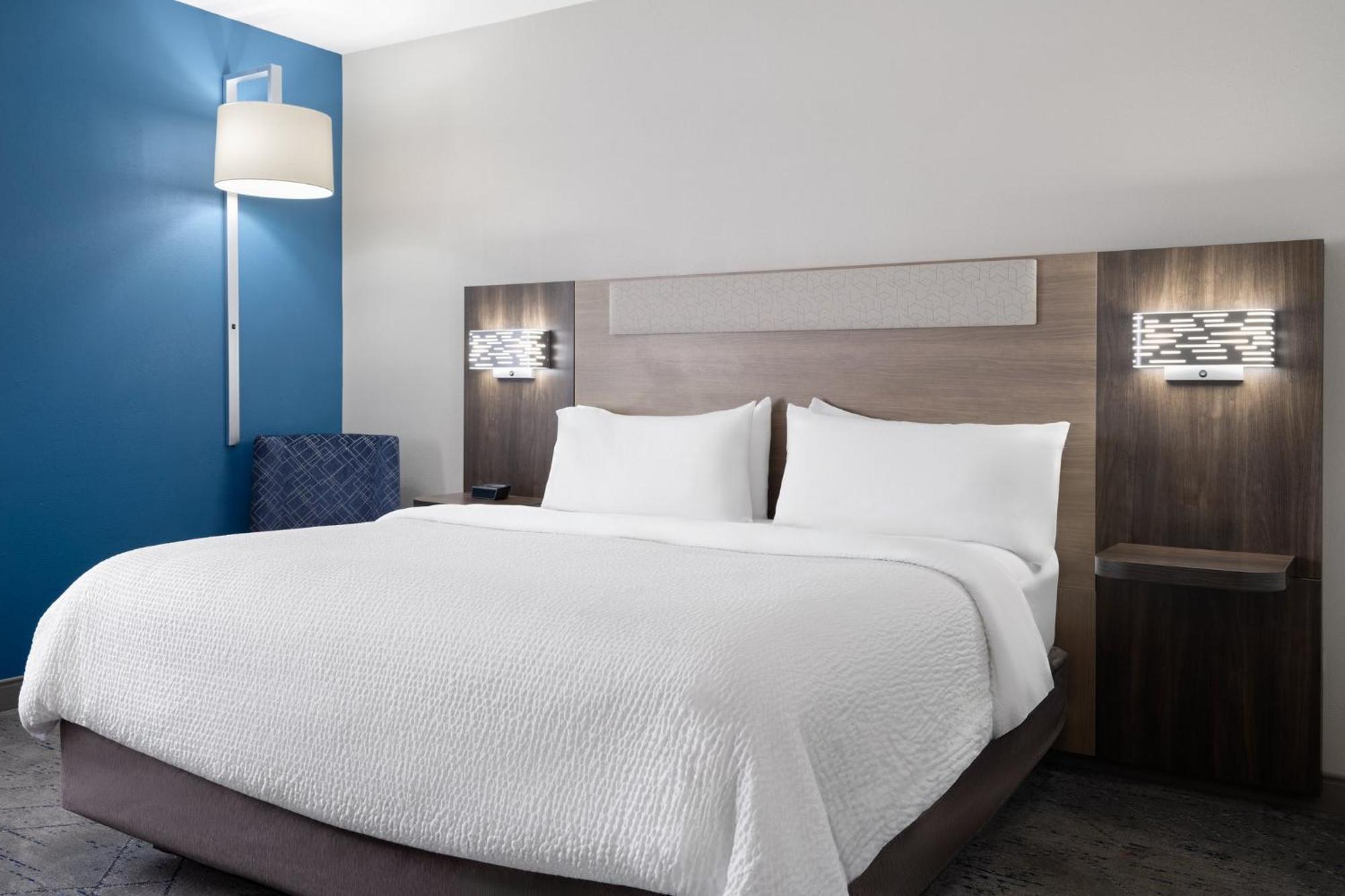 Holiday Inn Express Toledo North By Ihg Exterior photo
